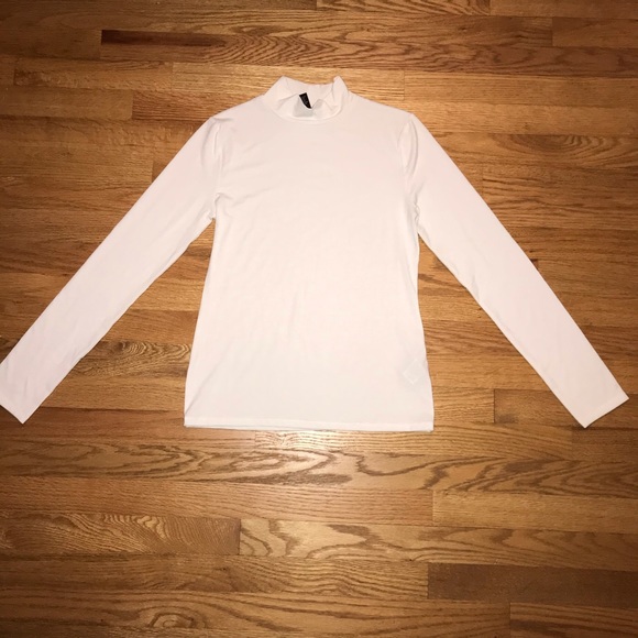 Top - Picture 2 of 2